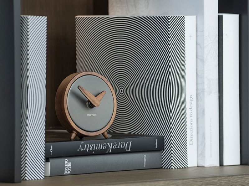 Colección de relojes en grafito, la sofisticación en la decoración para tu hogar